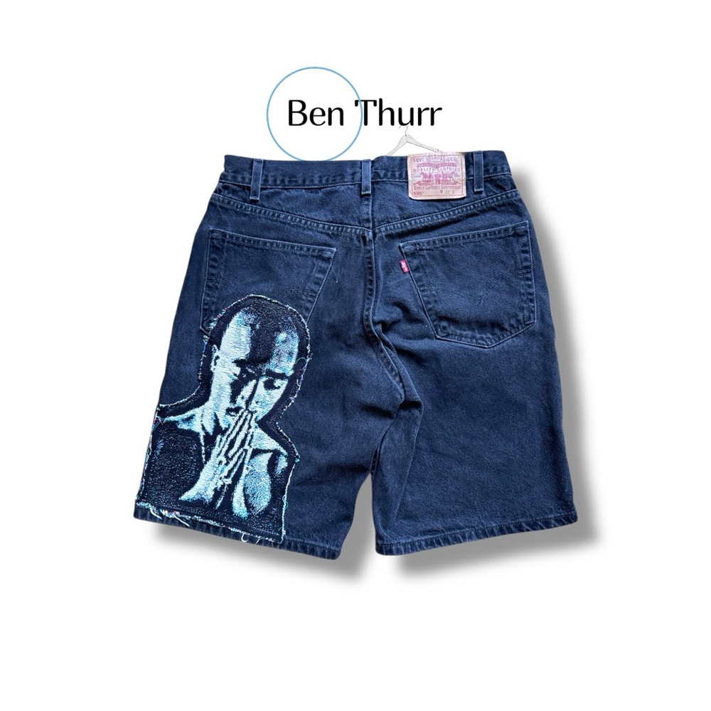 Size 32 - Custom Levi’s 550 Tupac Tapestry